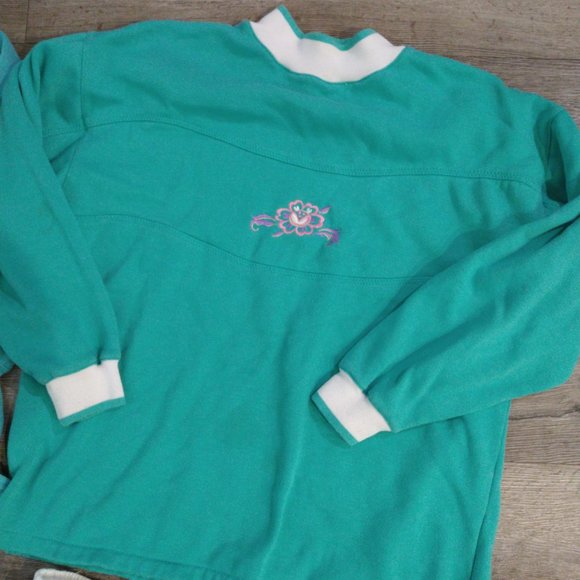 BUNDLE: VINTAGE: Two Sweatshirts, One Sweatpant - Picture 9 of 10